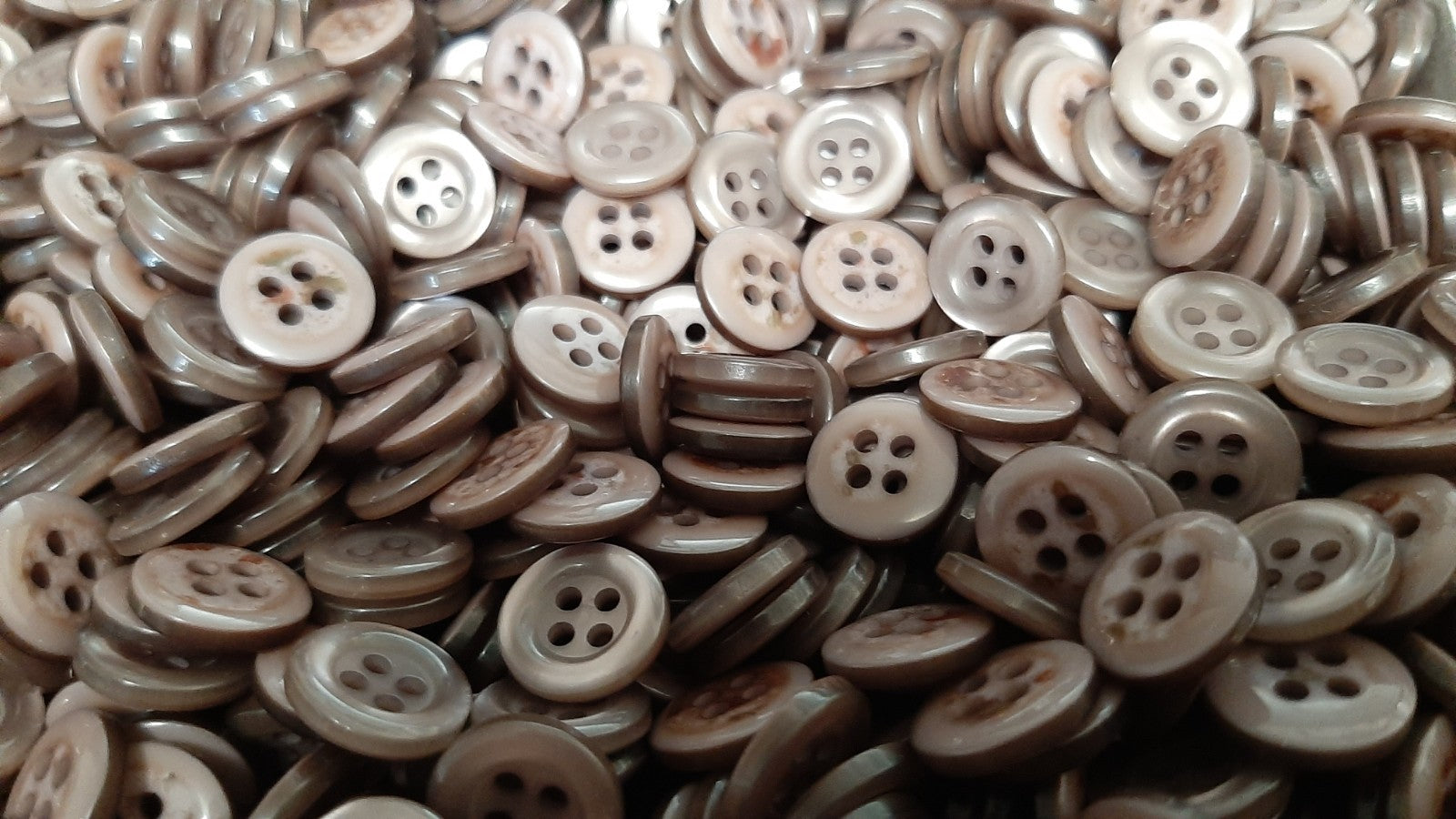 Buttons 100 Vintage 4 Hole Shirt Shank Anchors Pearlesque Lite Grey 11.2mm NOS