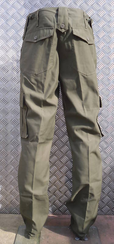 Green Military Style Combat Cargo / Utility / Field Trousers Size 38"-42" - NEW