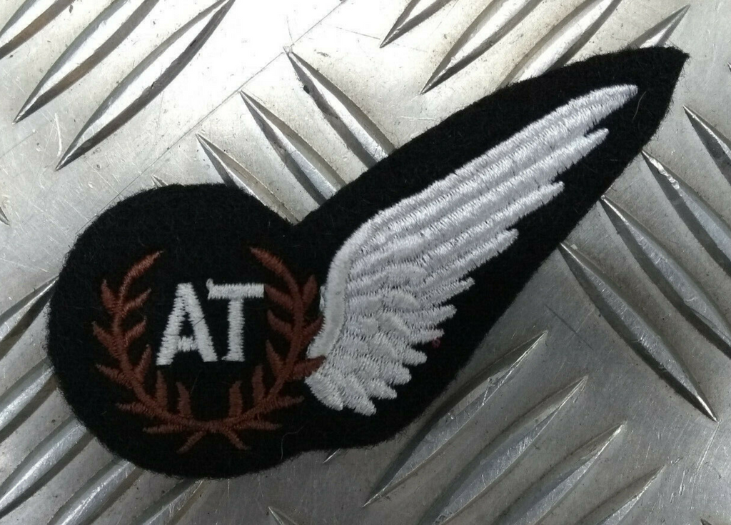 British Royal Air Force RAF Airborne Technicians AT Flying Brevet Badge Wing