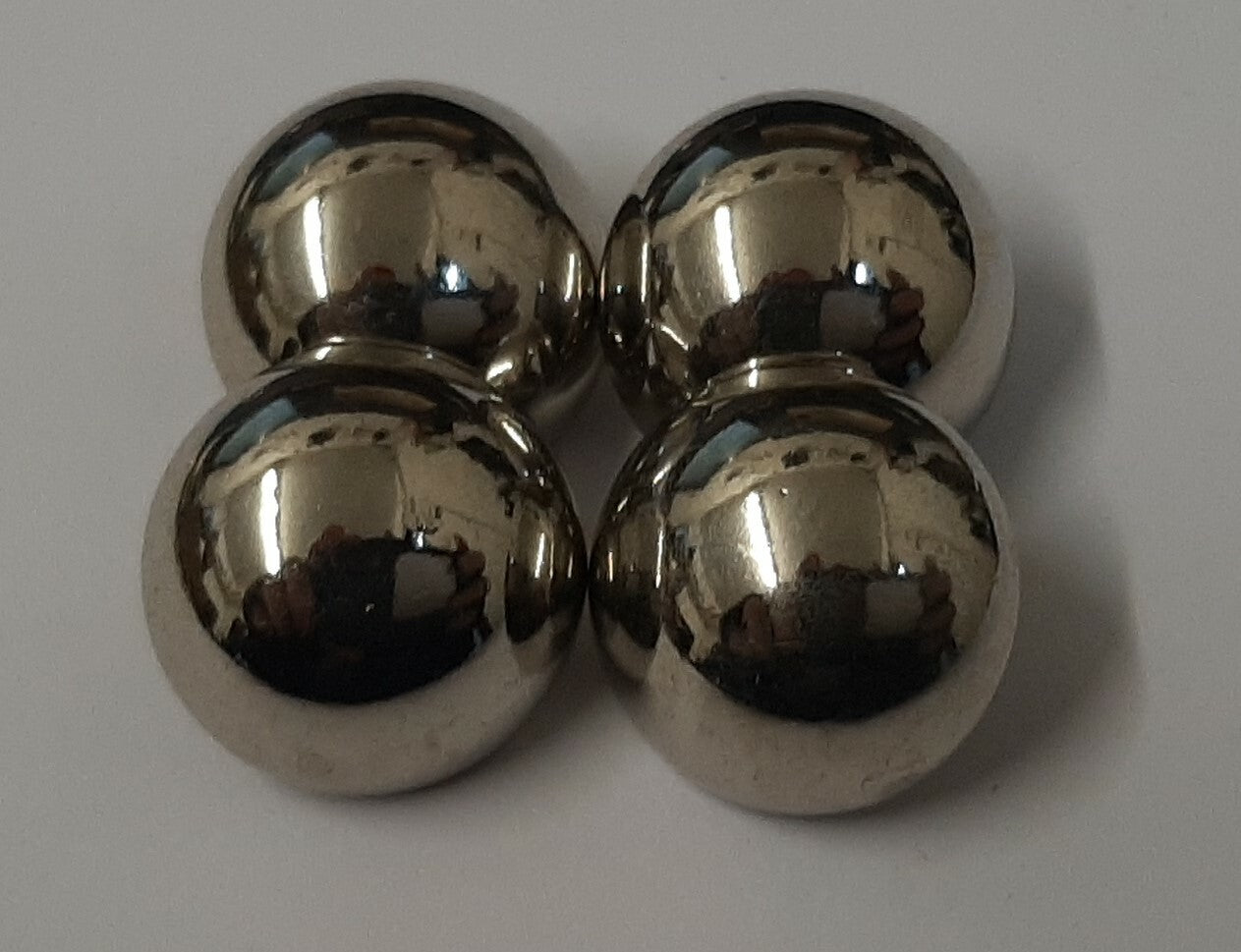 Vintage Buttons Half Dome Ring Back Silver Coloured 22L Hi Sheen X4 ASBT305