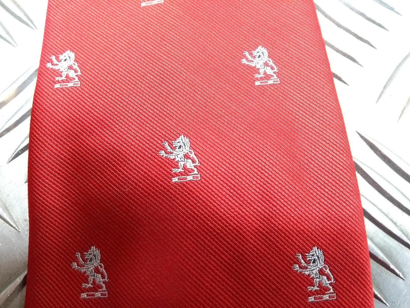 Red Clip On Tie with Grey Lion Insignia Genuine British - NEW