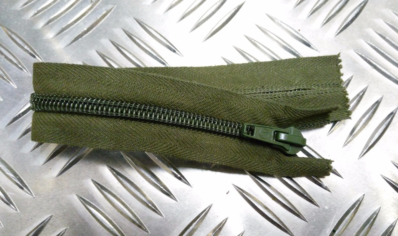 Genuine British Issue 8" Closed End Green Zip / Zipper H Duty