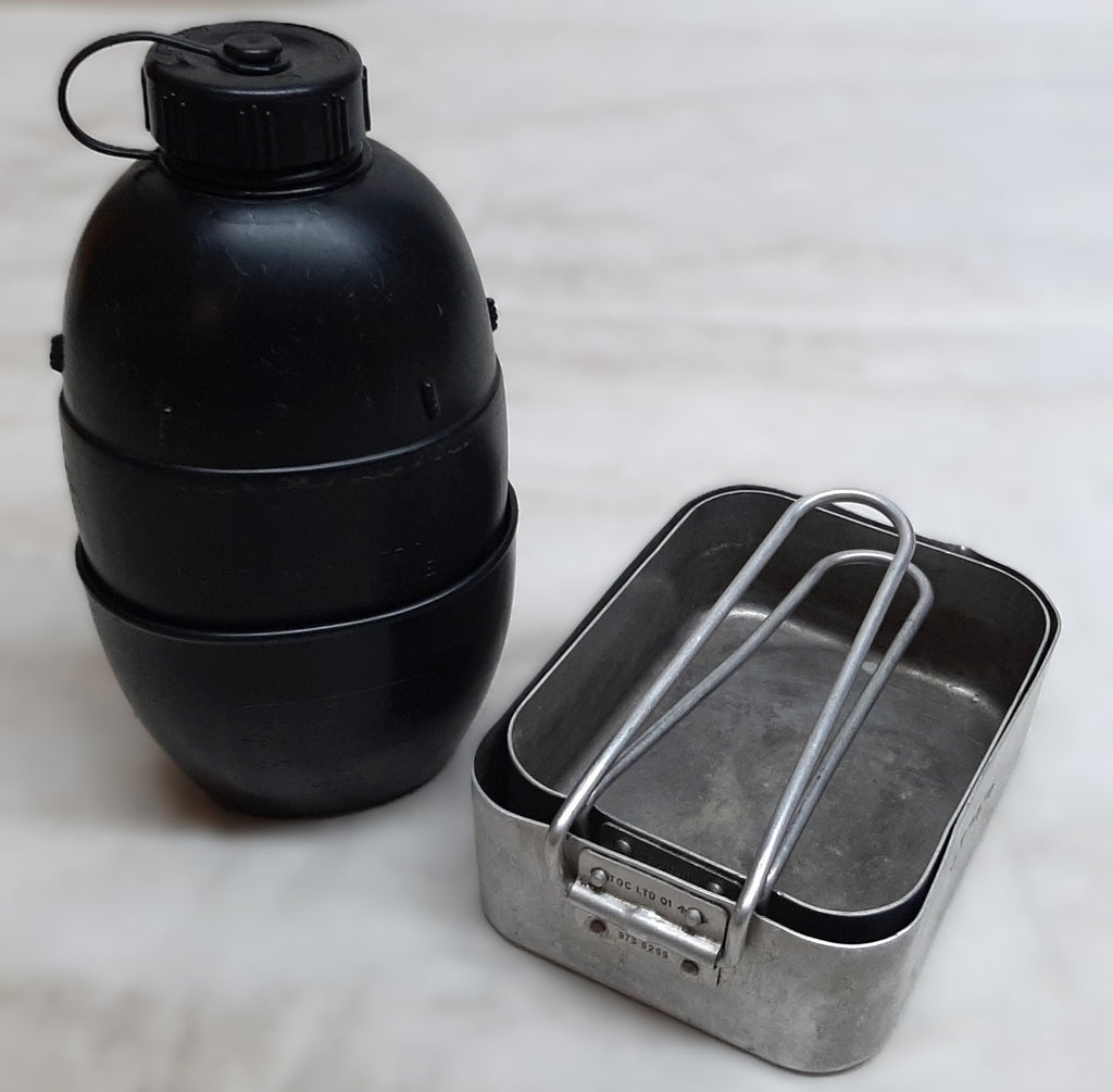 Canteen and Pans British Army Mess Tins and 58 Pattern Water Bottle / Mug