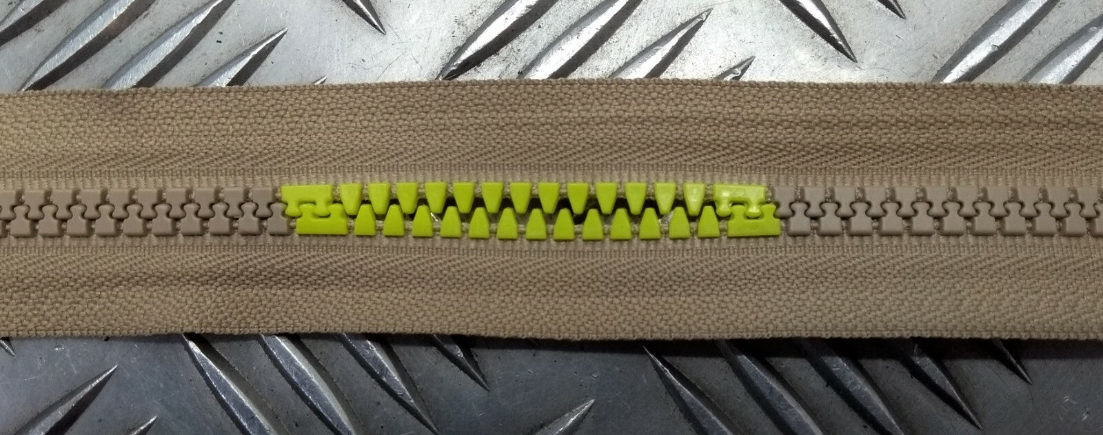 ZIP YKK Sliding Fastener 140cm Mil-Spec Desert Coyote Survitec Spec NEW