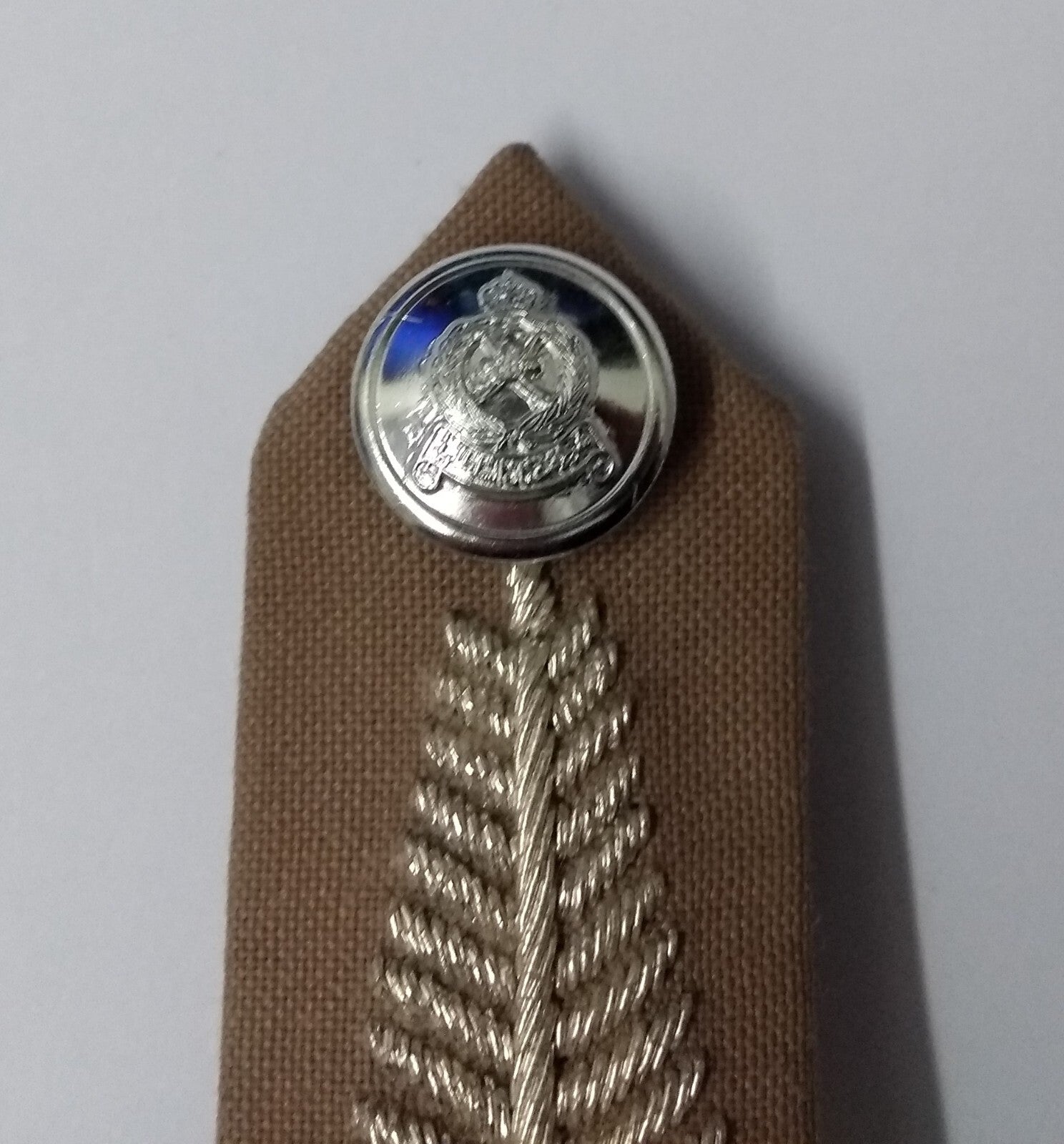 Oman Gorgets Collar Tabs With Silver Detail Chrome Officers Insignia Buttons
