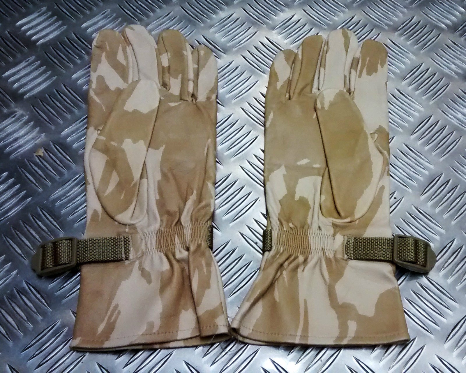 Genuine British Desert Camo Leather Combat Gloves- All Sizes