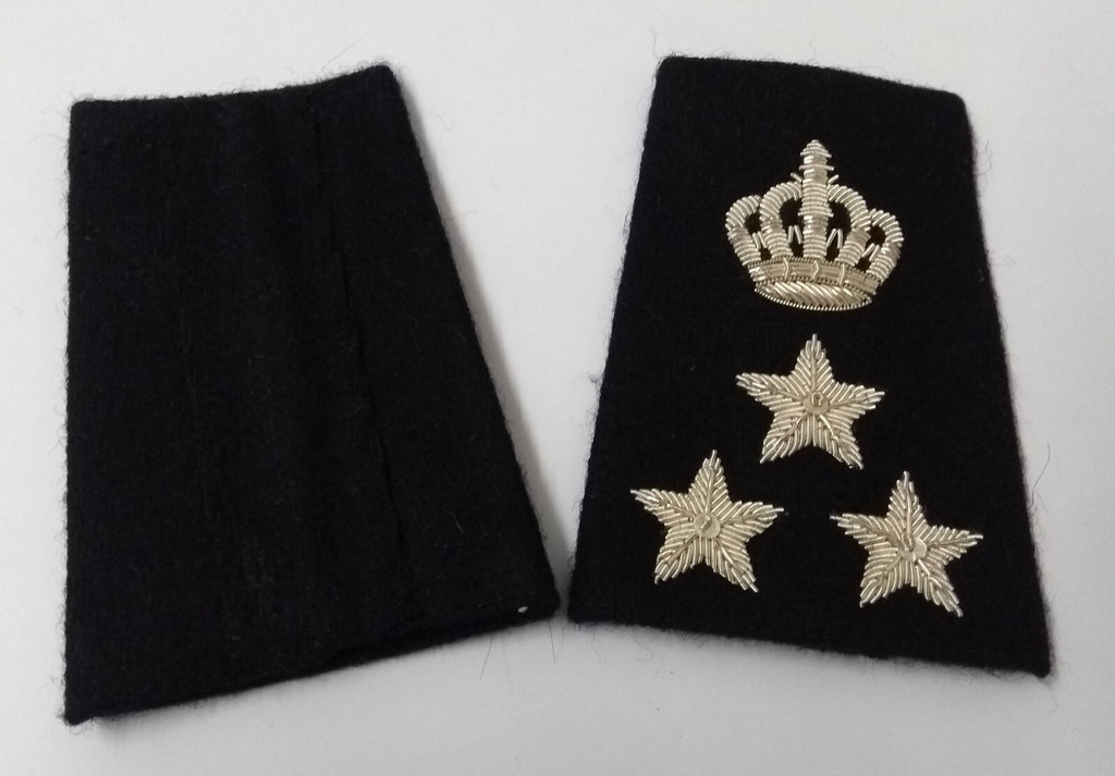 Qatar Winter Slides Shoulder Epaulettes Silver Braided