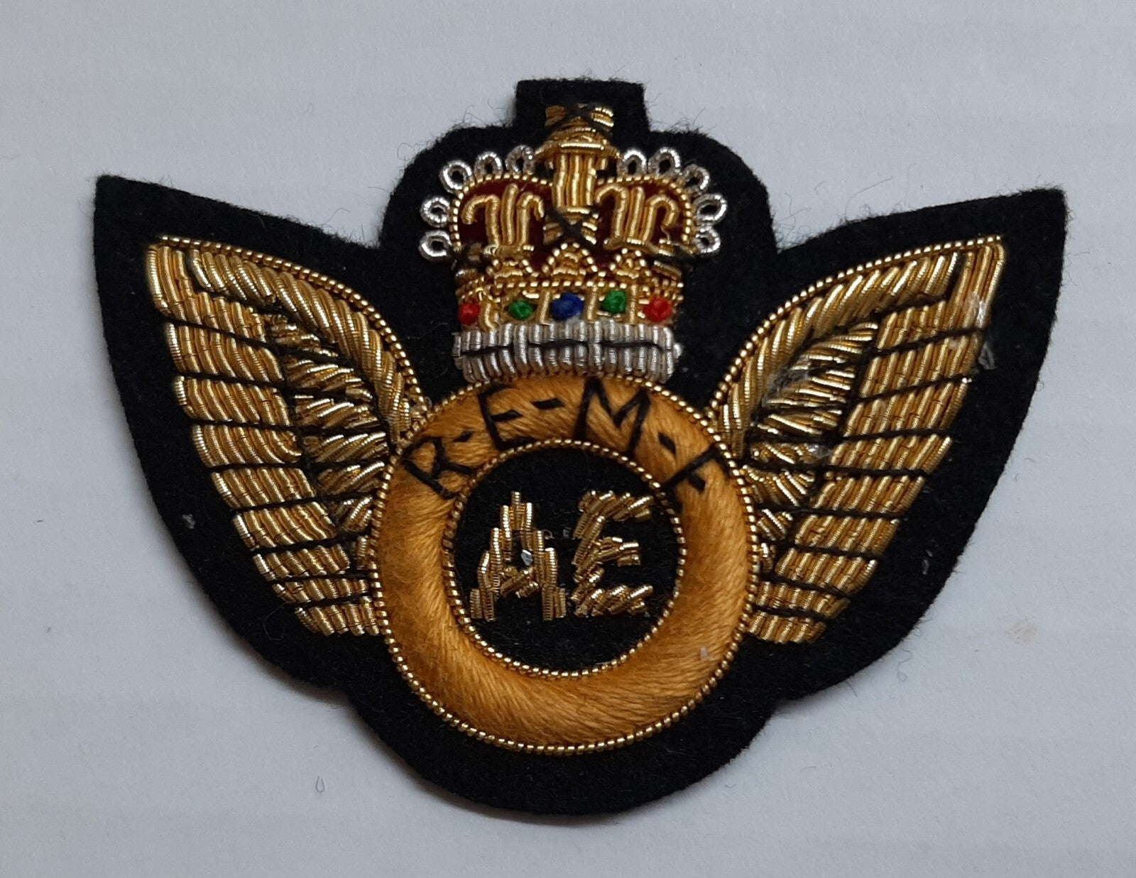 REME Aircraft Engineer Hand Embroidered British Army Old Pattern Insignia NOS