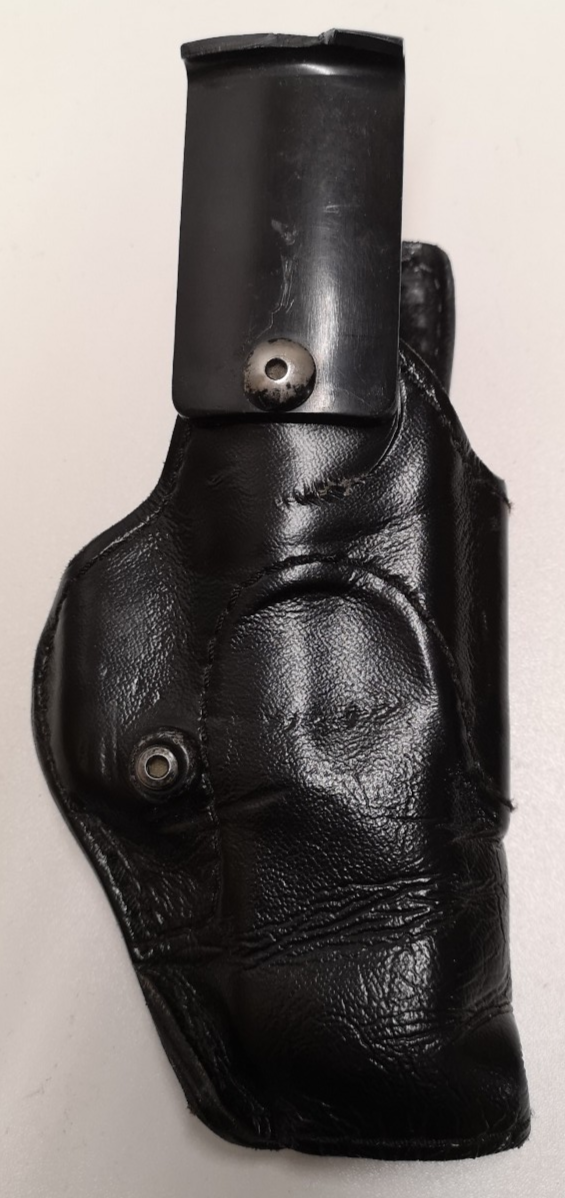 Safariland 27 Inside-the-Pants Black Leather Holster Right Hand with defect
