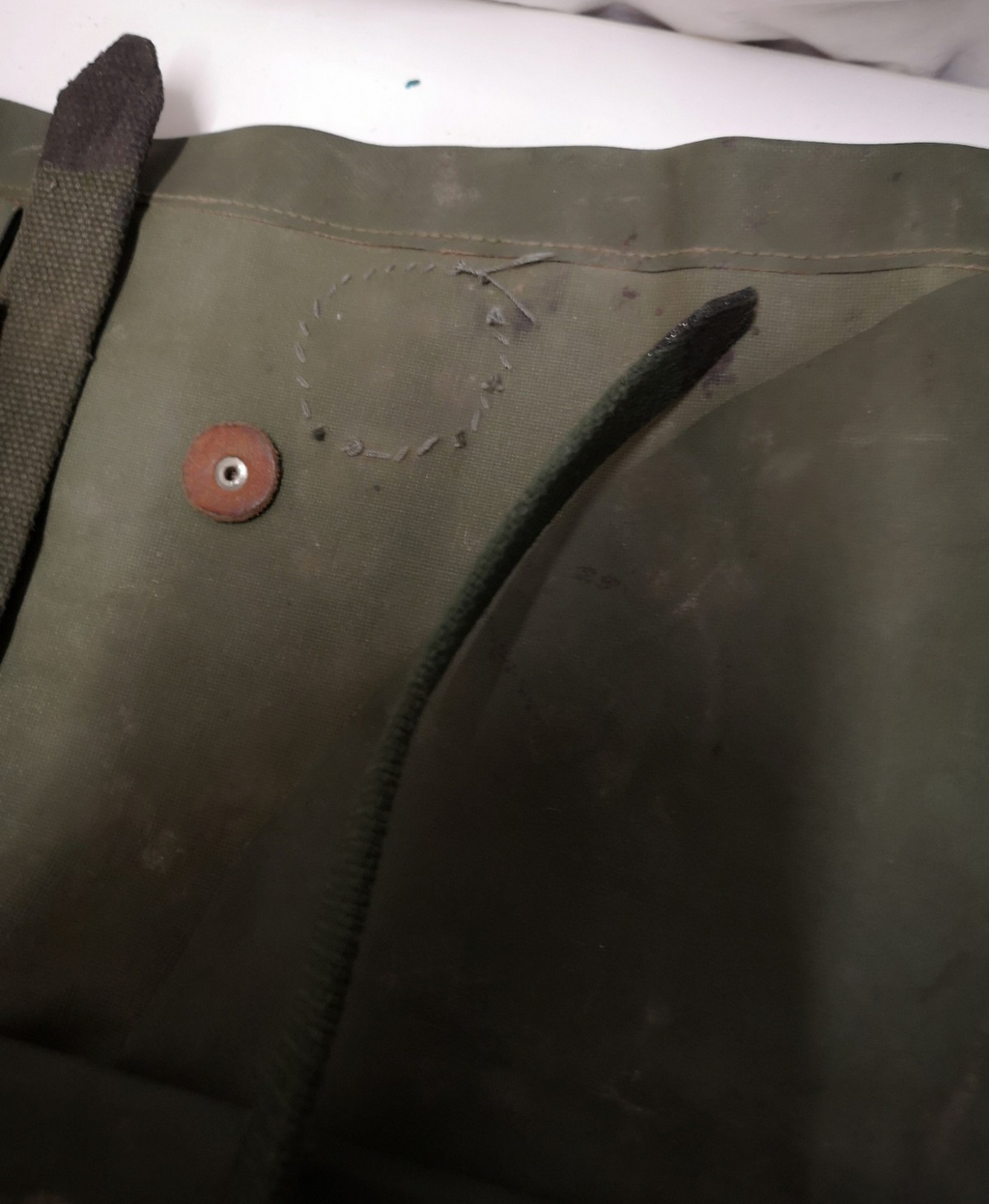 Vintage Army Issue Heavy-duty Vinyl Backpacks & Belts x4ea Heavy Wear & Defects