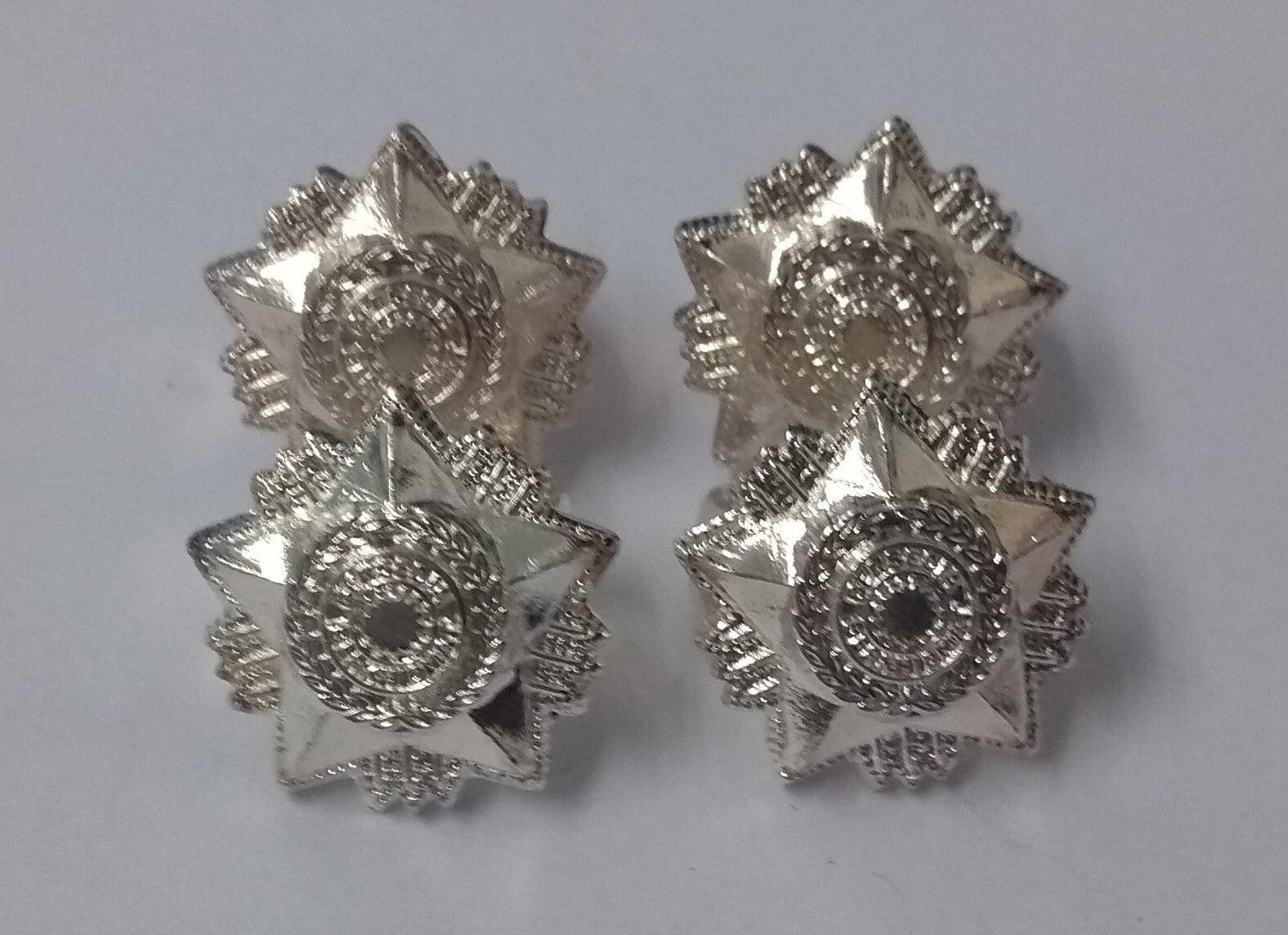 Bersedia Berkhidmat Pips For Officers Silver Coloured With Split Pin Fixings 2Pr