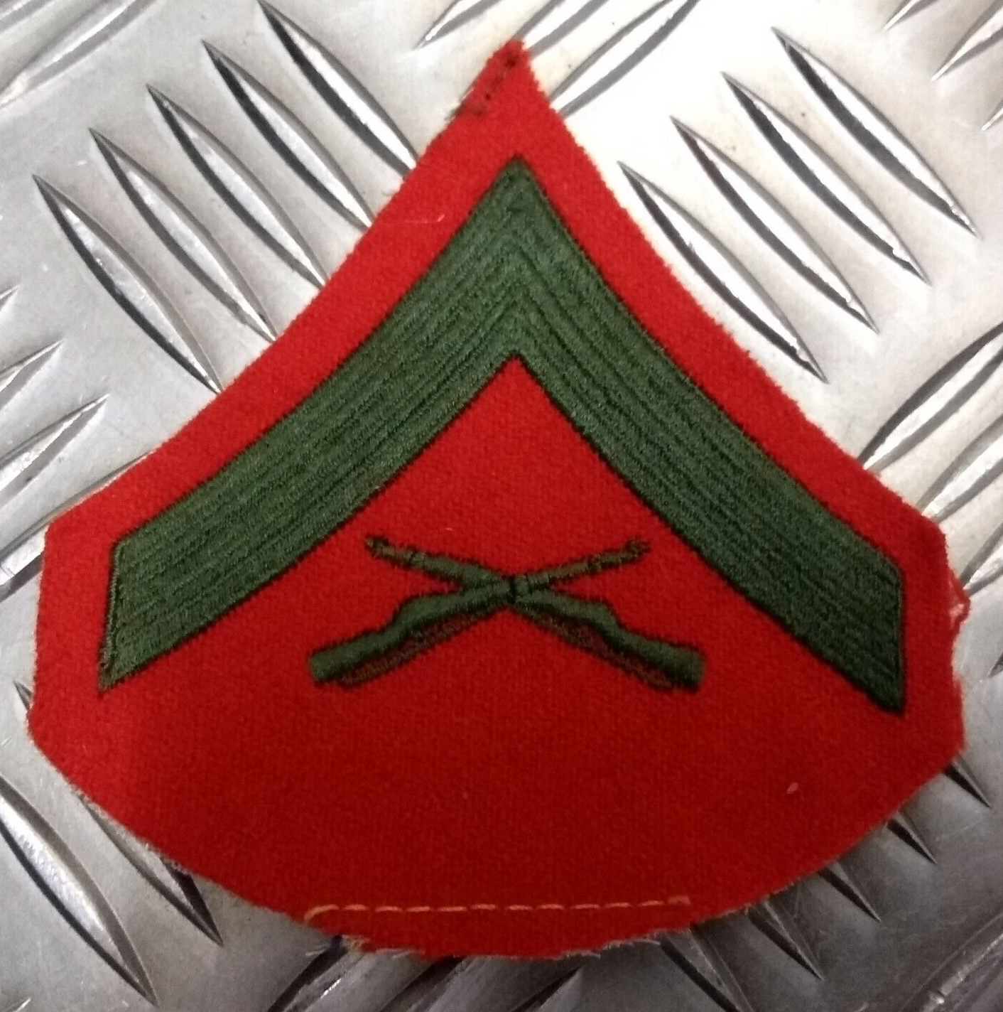 Genuine U.S.M.C Marine Corps Lance Corporal Shoulder Chevron Patch (E-3)