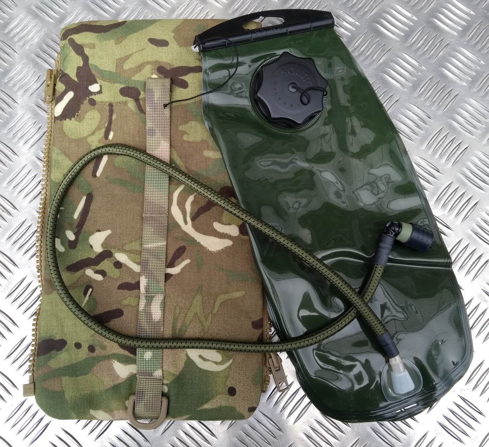 MTP Virtus Hydration Pouch With Bladder IDF Side Pocket 3 Litre Bergen Pouch
