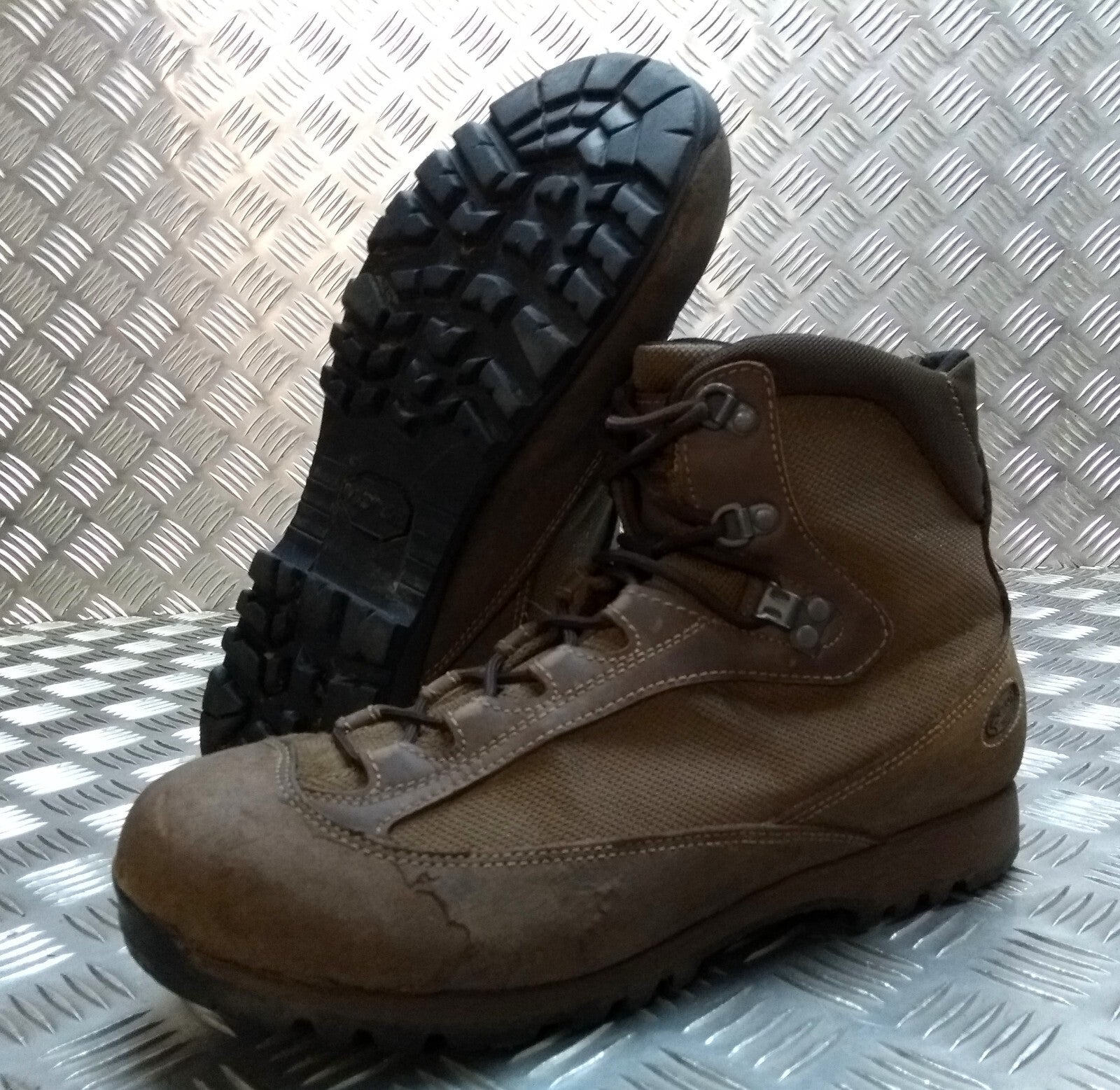 AKU MVP Boots Lined GTX Combat With Vibram Soles Genuine British Army Spec 10M