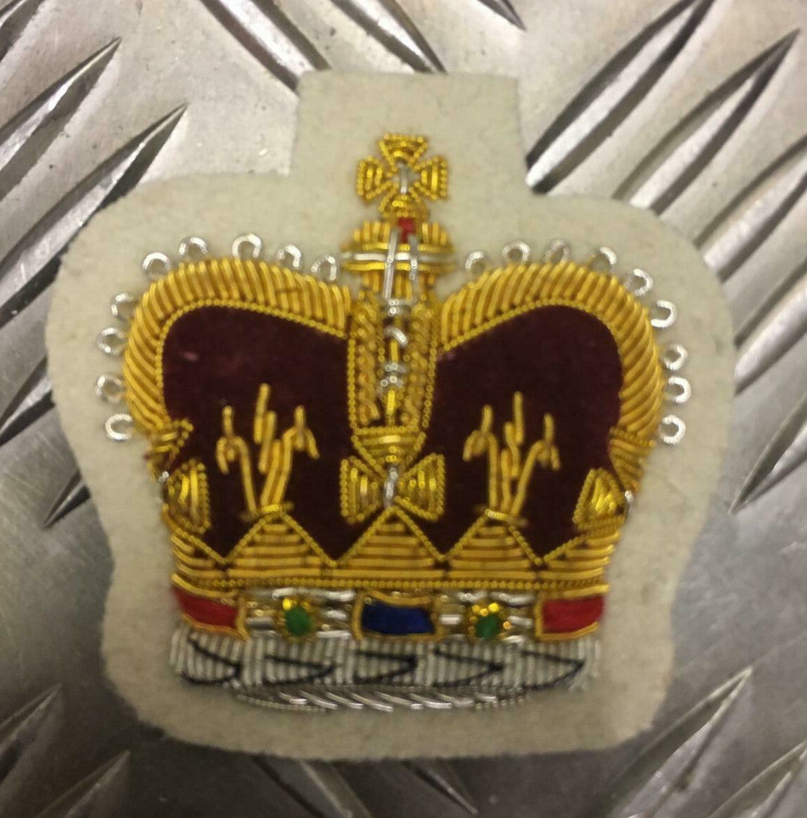 Genuine British Army Dress Braided WO2 Warrant Officers CL2 Crown Gold on White