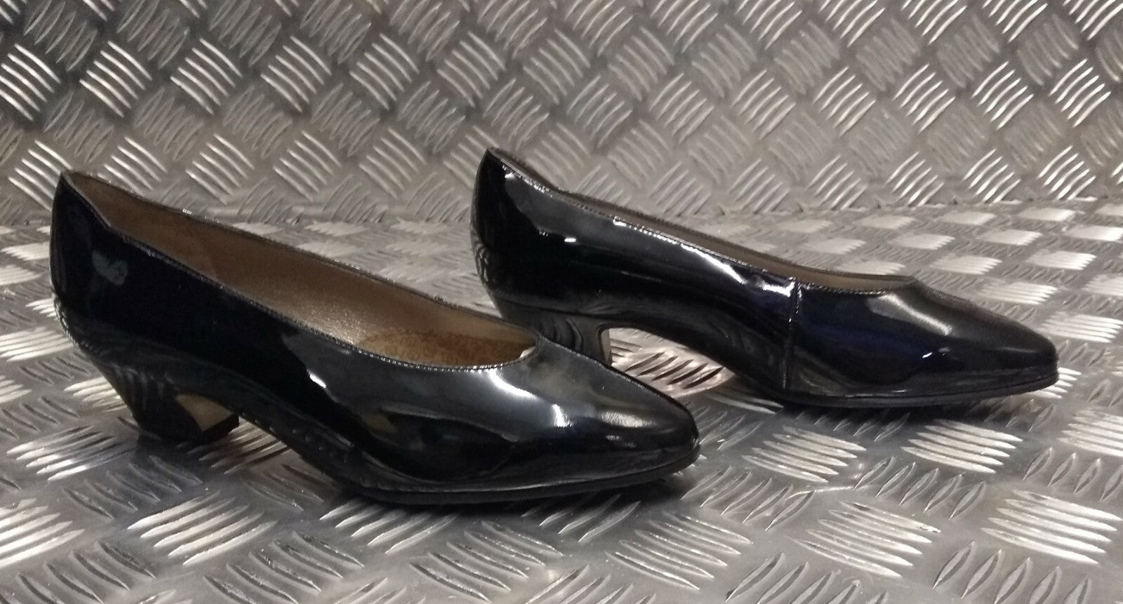 Genuine British WRAF WRNS WRAC Woman's Service Court Patent Leather Shoes