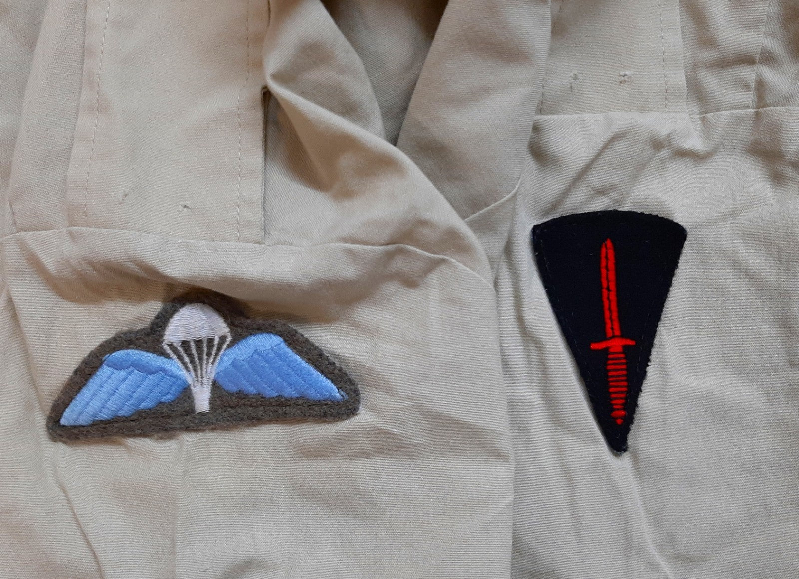 FAD Shirt British Army Fawn Short Sleeve Para Wings and Commando Patch CLR 39cm