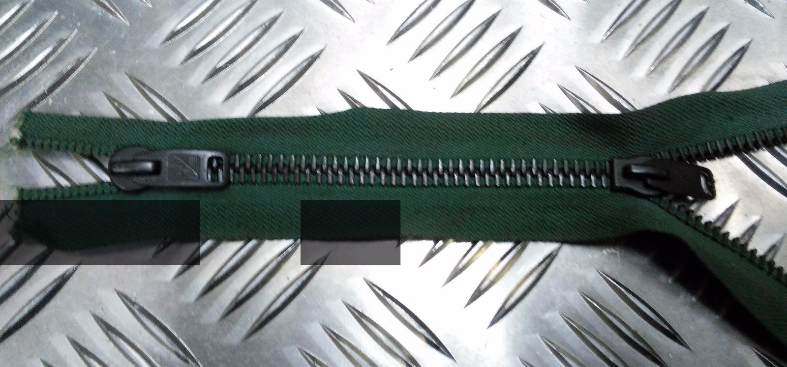 Genuine British 9" Dual Head Green Metal Zip / Zipper Heavy Duty