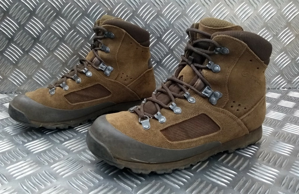 Army Style ITURRI Hi Liability Combat Boots Brown Suede Assorted Sizes