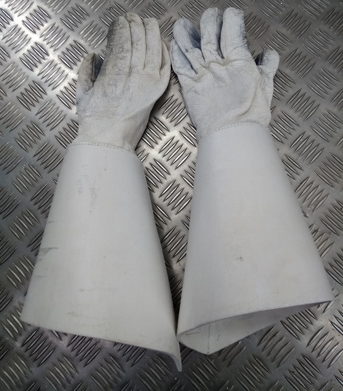 British Army Household Cavalry White Leather Gauntlet Parade Gloves Size 9