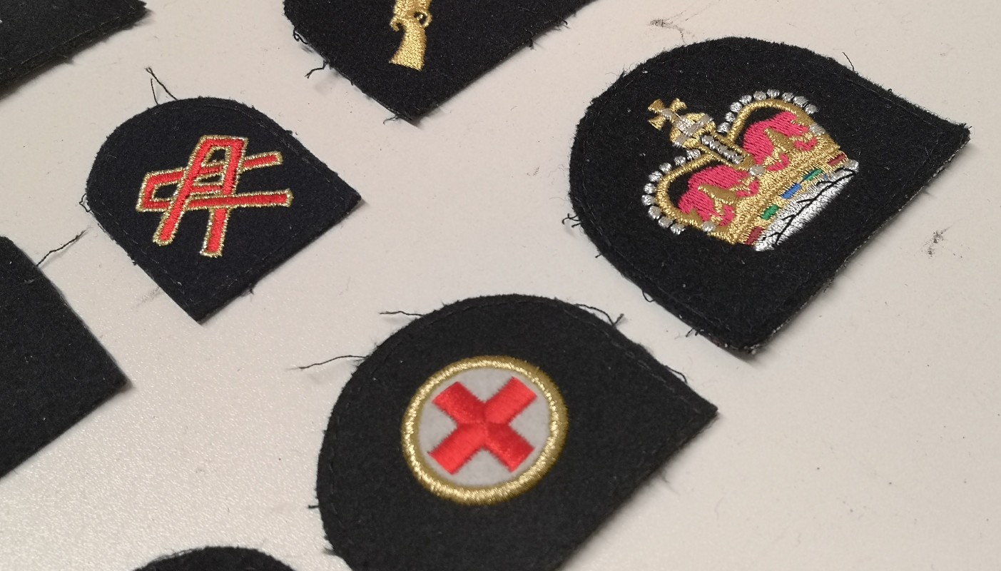 Royal Navy Qualification Cloth Patches Gold/Red on Black set of 12