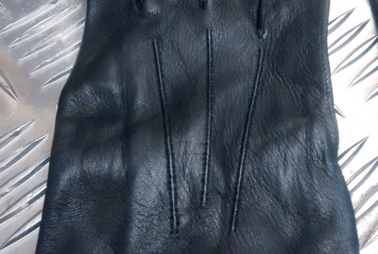 British Woman's Black or Brown Leather 3 Dart Parade Gloves
