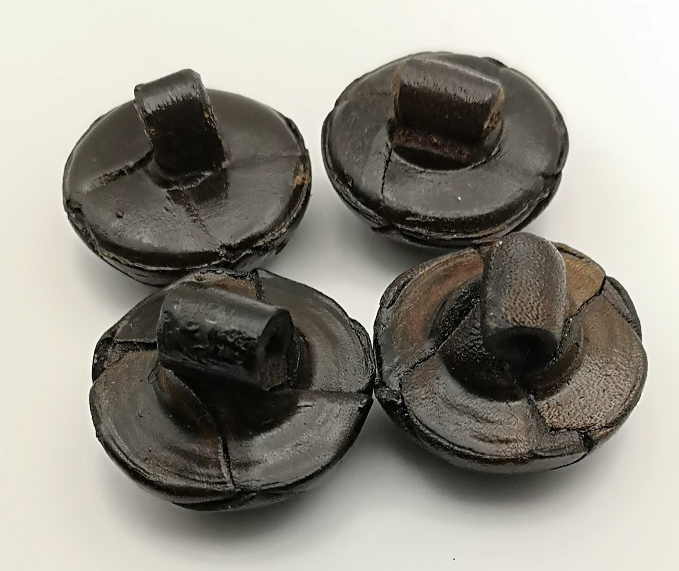 Royal Scots Leather Buttons Offc. Dark Brown Dome 38L x4