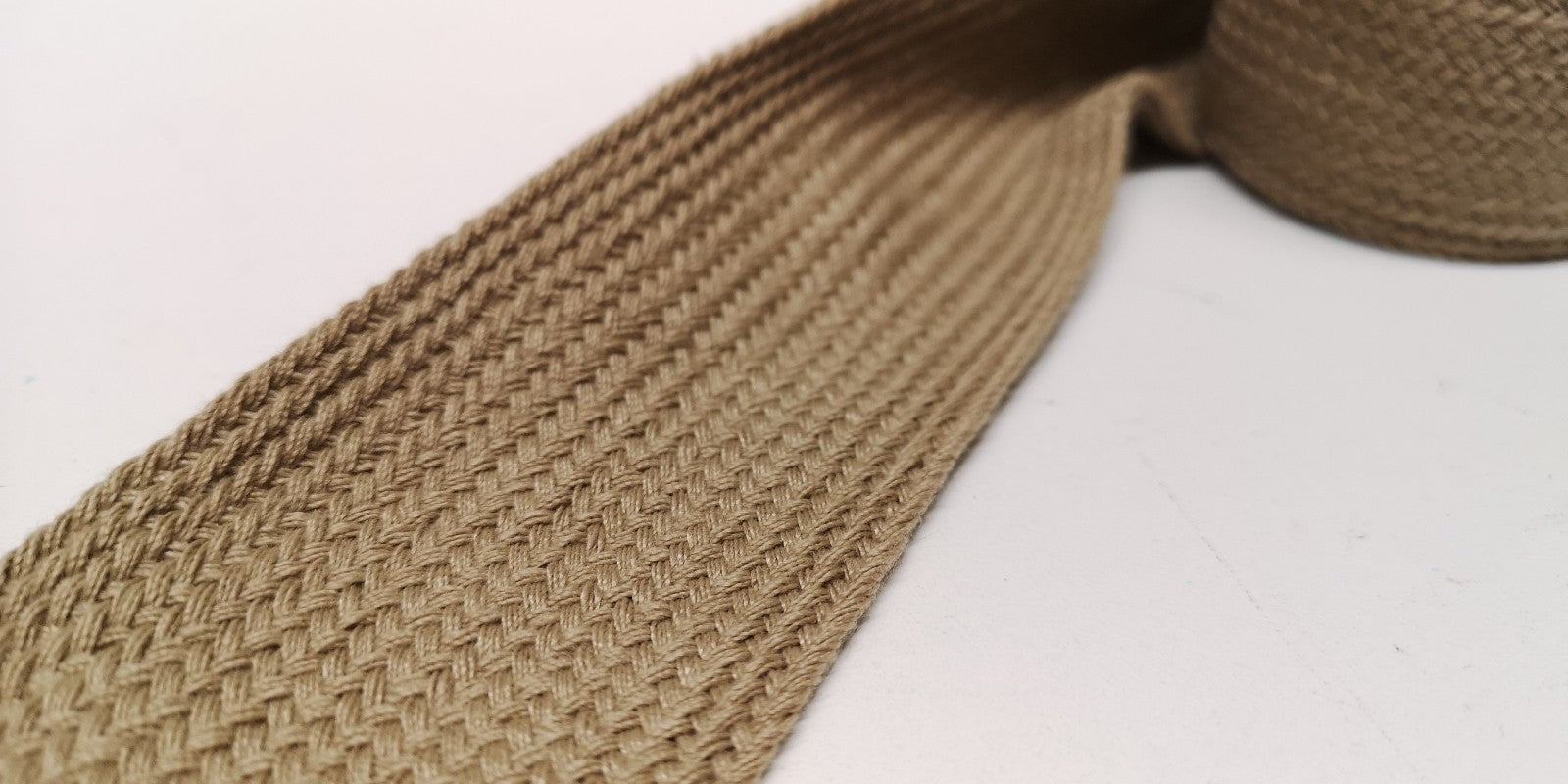 Style Worsted Knitted Light Beige Tie 47mm Full roll of 25m- NEW