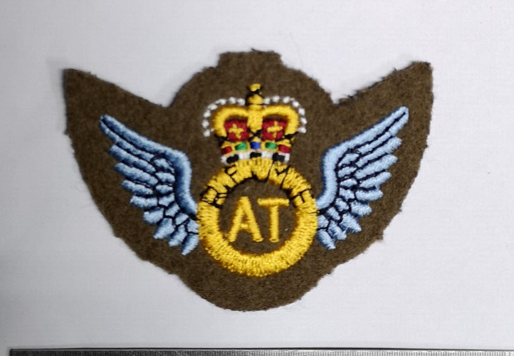 British Army Issue REME Aircraft Technicians Wings Qualification Patch