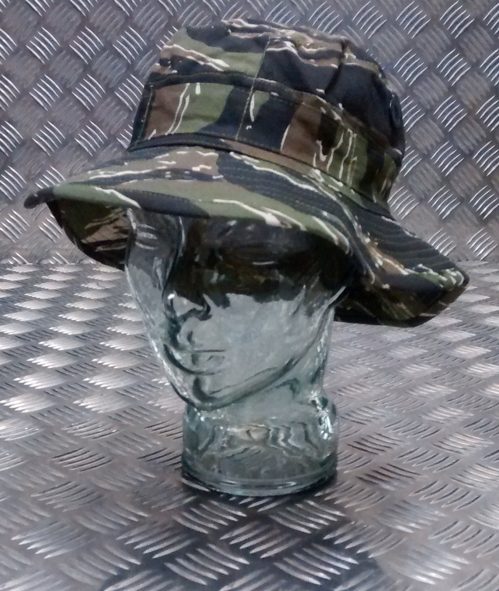 Military Style Special Forces Boonie Hat / Bush Hat Short Brim Tiger Camo - NEW