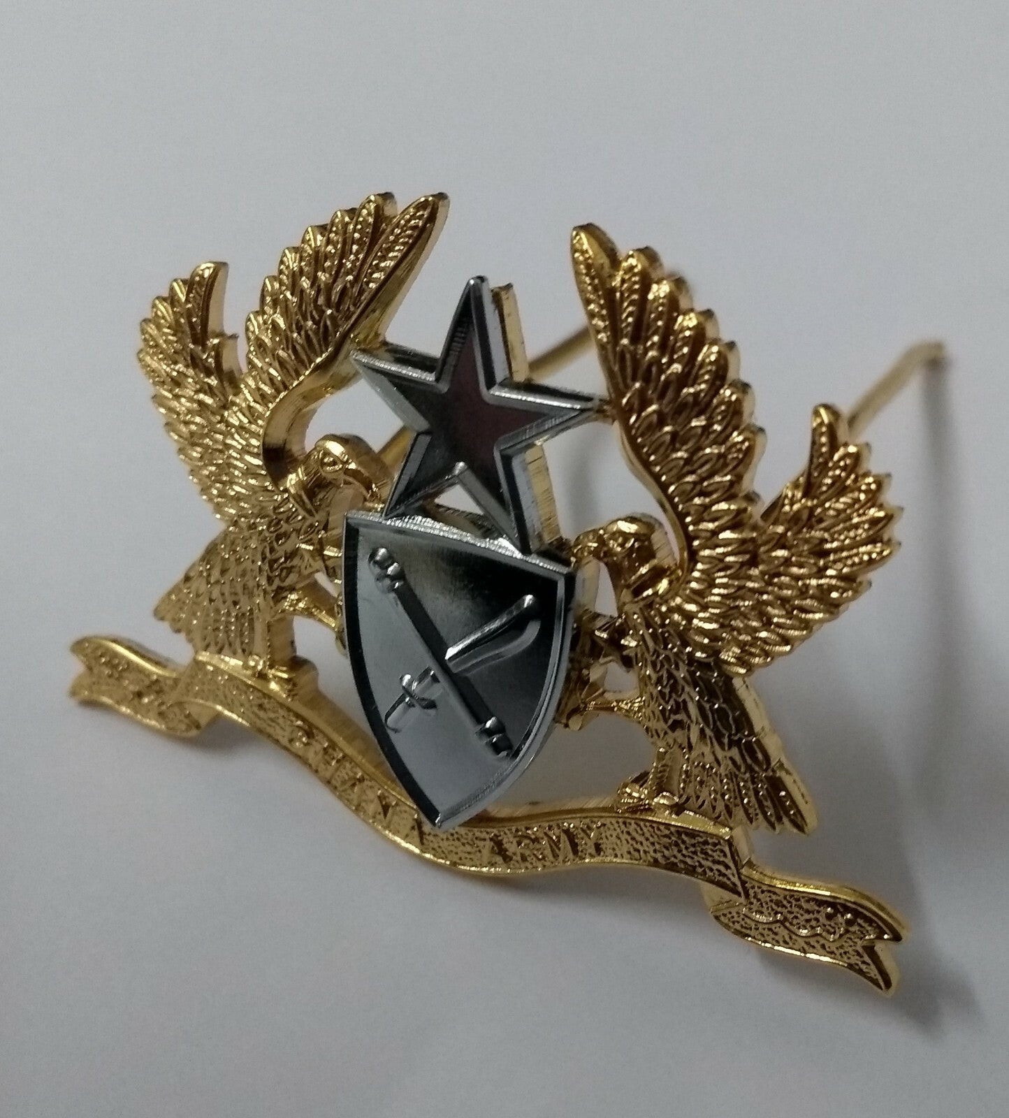 Genuine Obsolete Ghana ARMY Issue Coat of Arms Insignia Metal Badge