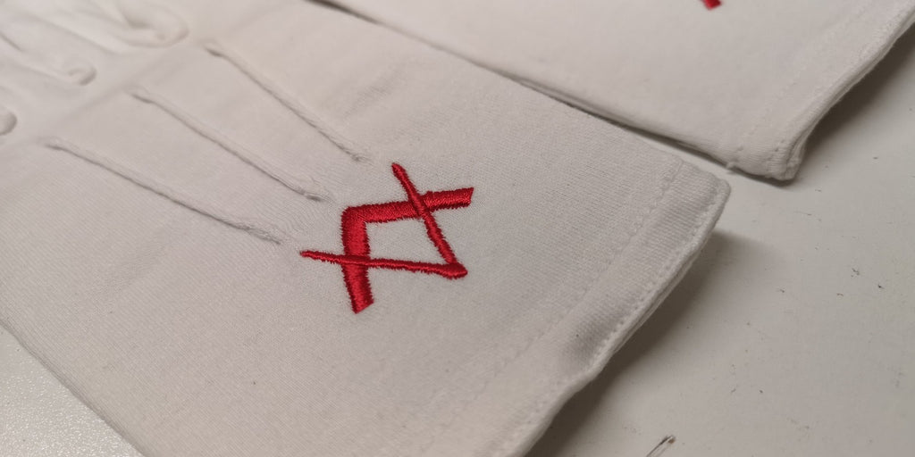 3 Dart White Cotton Gloves with Masonic Square & Compass Insignia Size Small