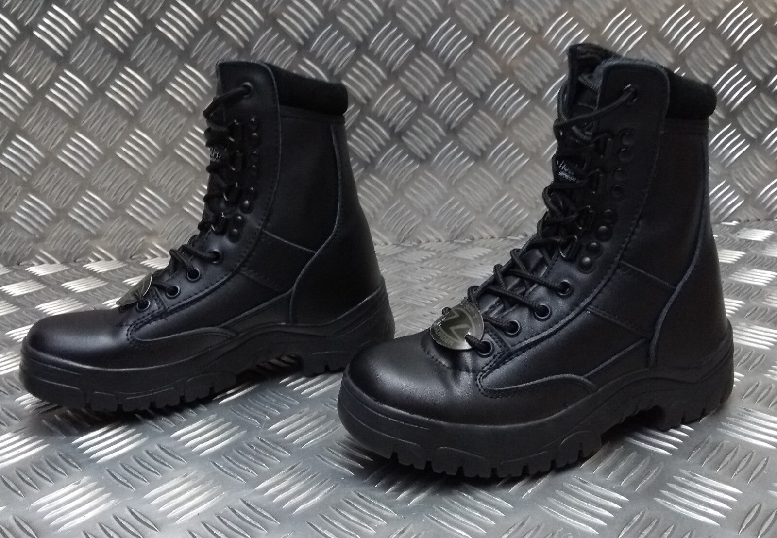 Lightweight Combat Boots Shock Absorbing Anti Slip Soles Highlander UK3 Youth