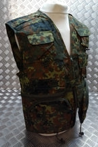 Fishing Hunters Photographers Multi Pocket Vest Flecktarn Camo - NEW