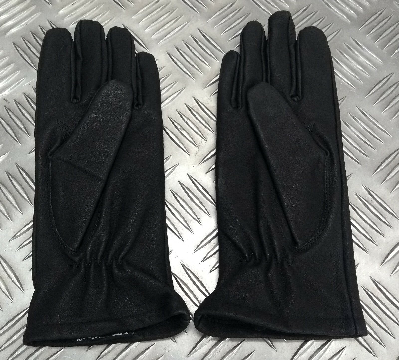 3 Dart Gloves Female Black Leather 3M Thinsulate Soft Lining Small