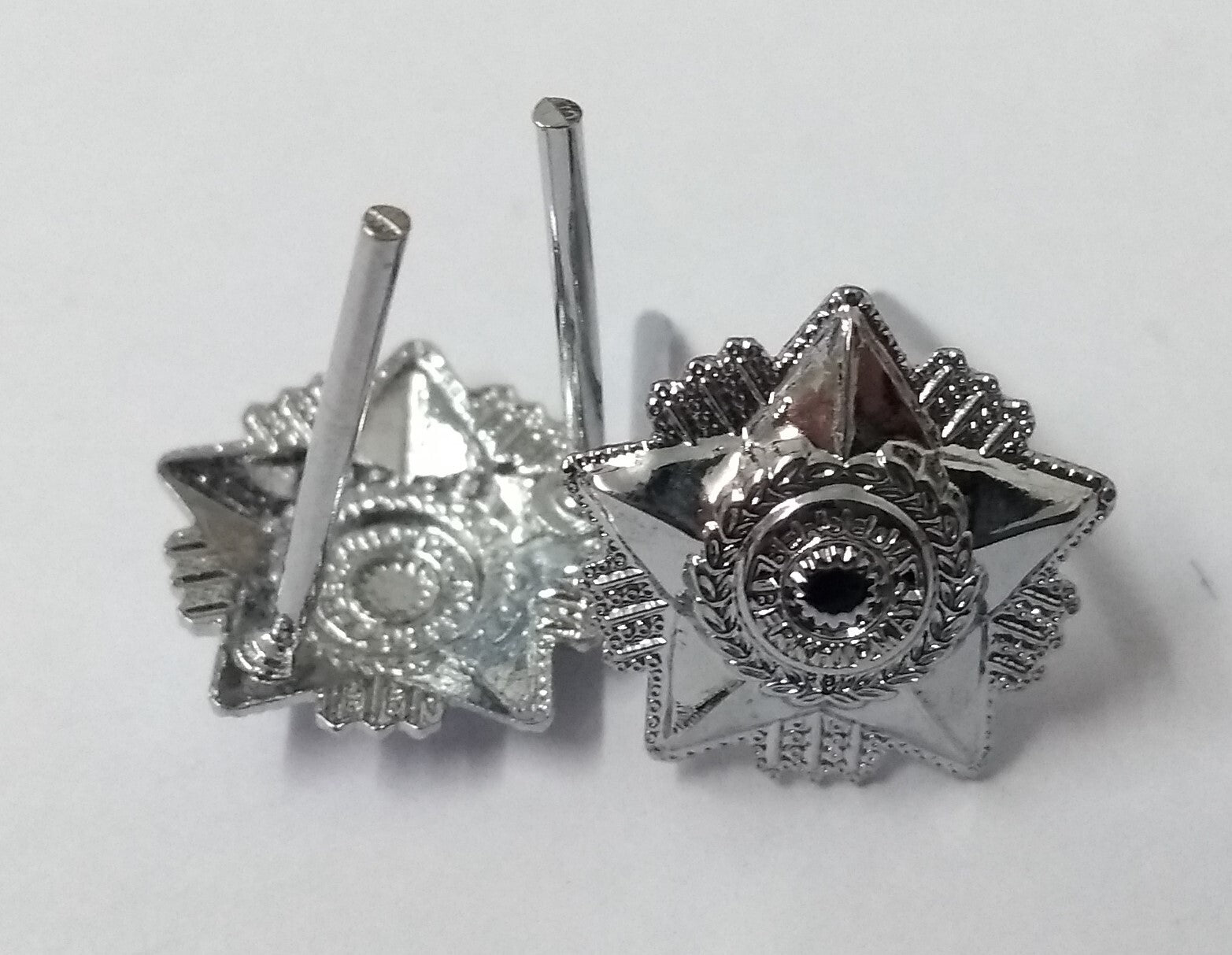 Bersedia Berkhidmat Pips For Officers Silver Coloured With Two Prong Fixings
