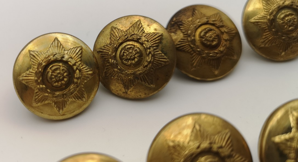 East Yorkshire Regiment Buttons 30L x8