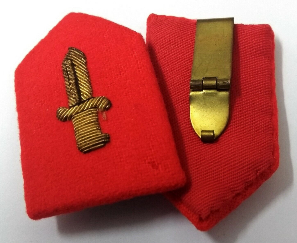 Genuine Vintage Issue Clip Collar Tabs Gold Wire on Red- NEW