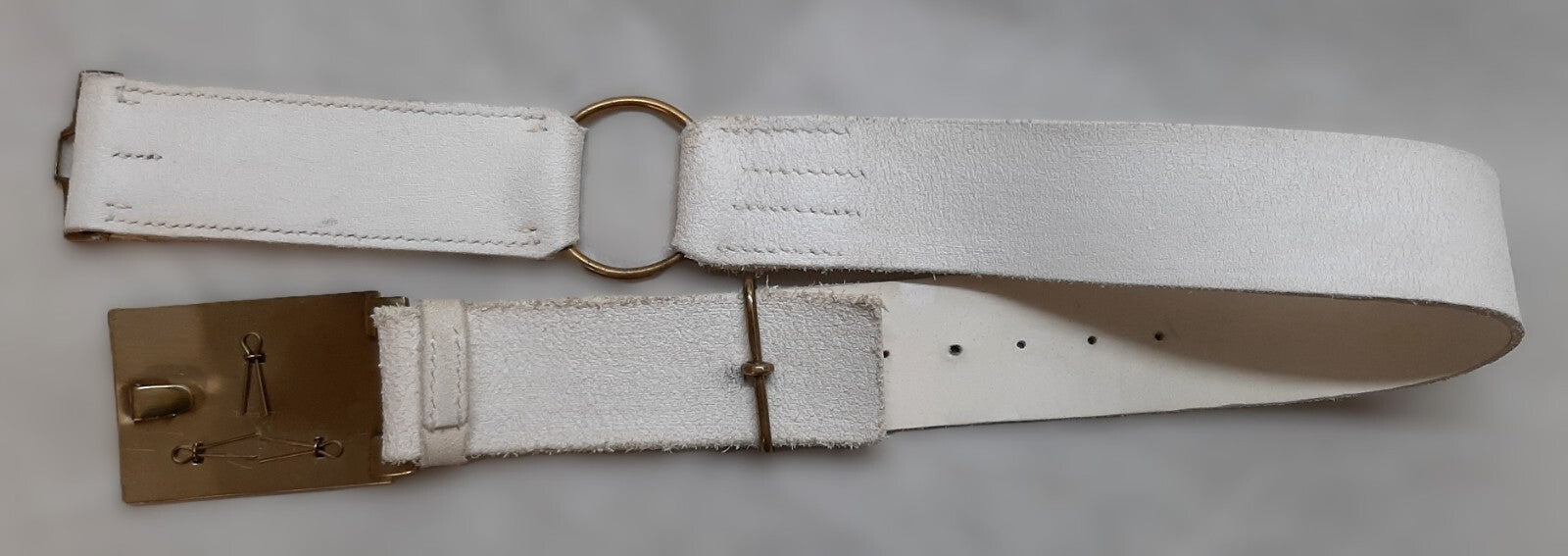 Royal Belt Buff Leather With Large Coat of Arms Plate Buckle 35"