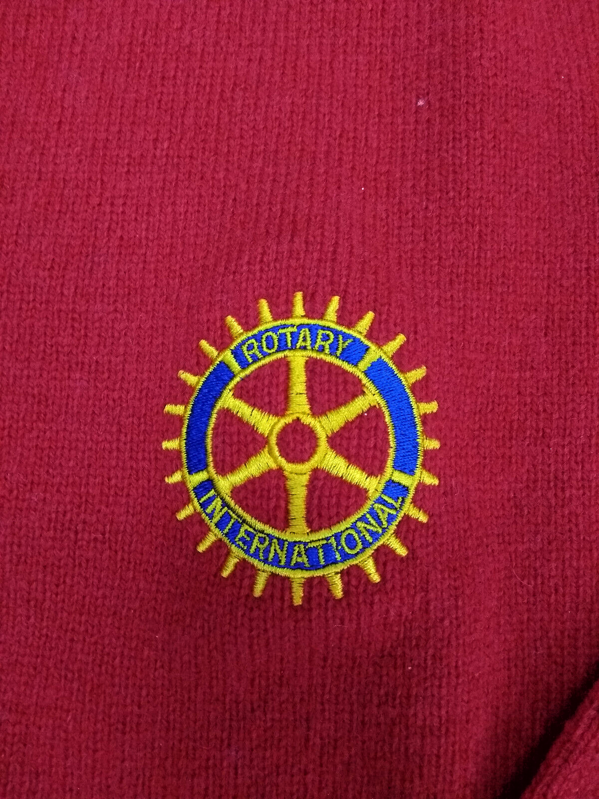 Henbury Red V-Neck Jumper 100% Pure New Wool Size Small 42" - NEW