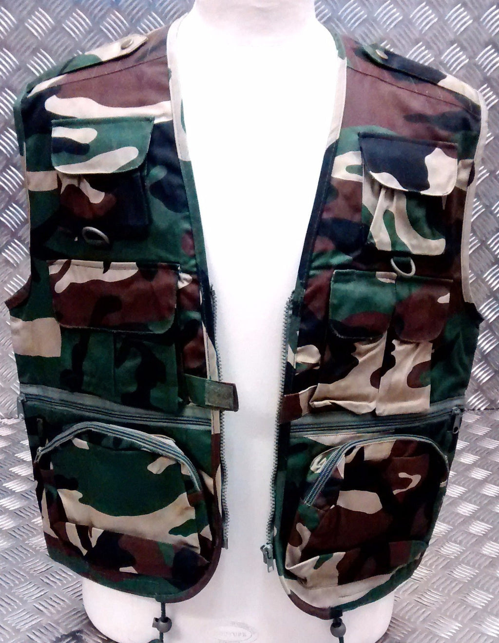 Fishing Hunters Photographers Multi Pocket Vest Military Woodland Camo