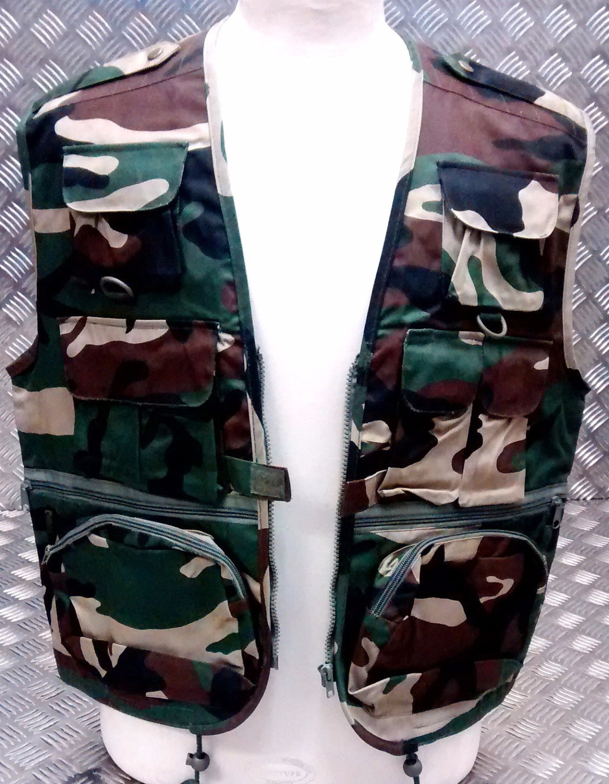Fishing Hunters Photographers Multi Pocket Vest Military Woodland Camo