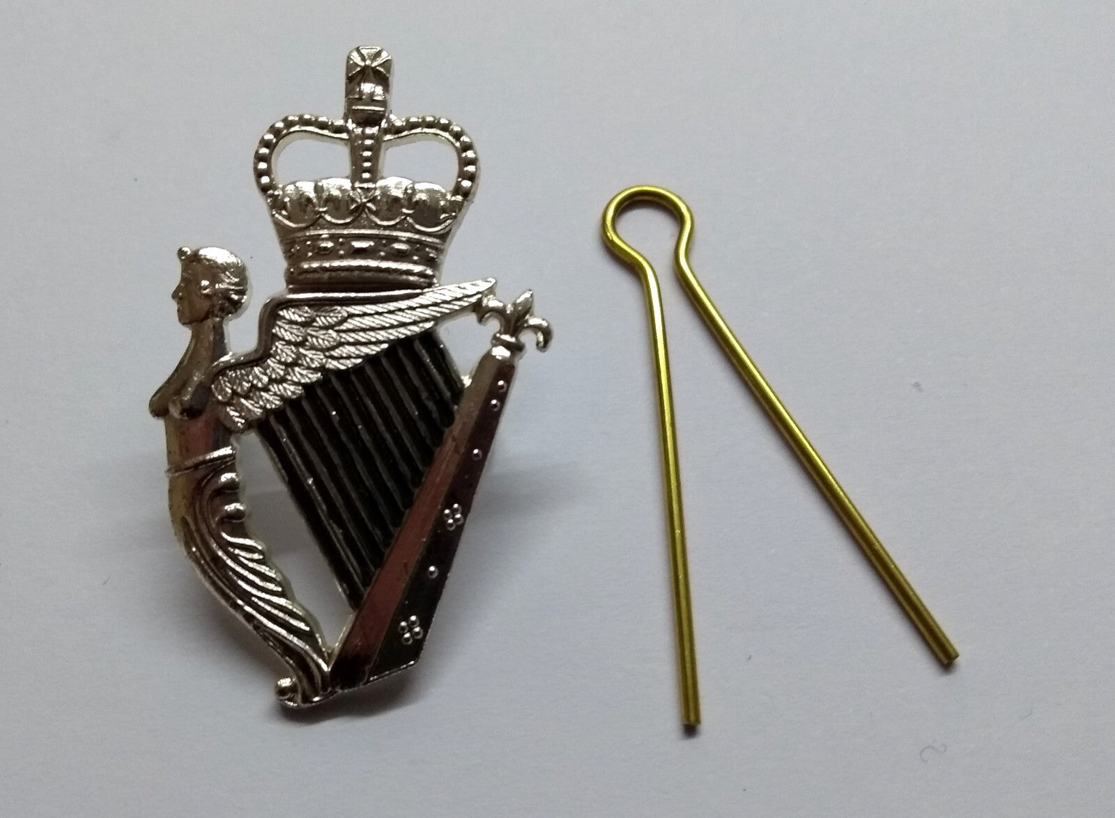 Caubeen Hat Badge British Army Royal Irish Uniform (Harp of Erin) Insignia