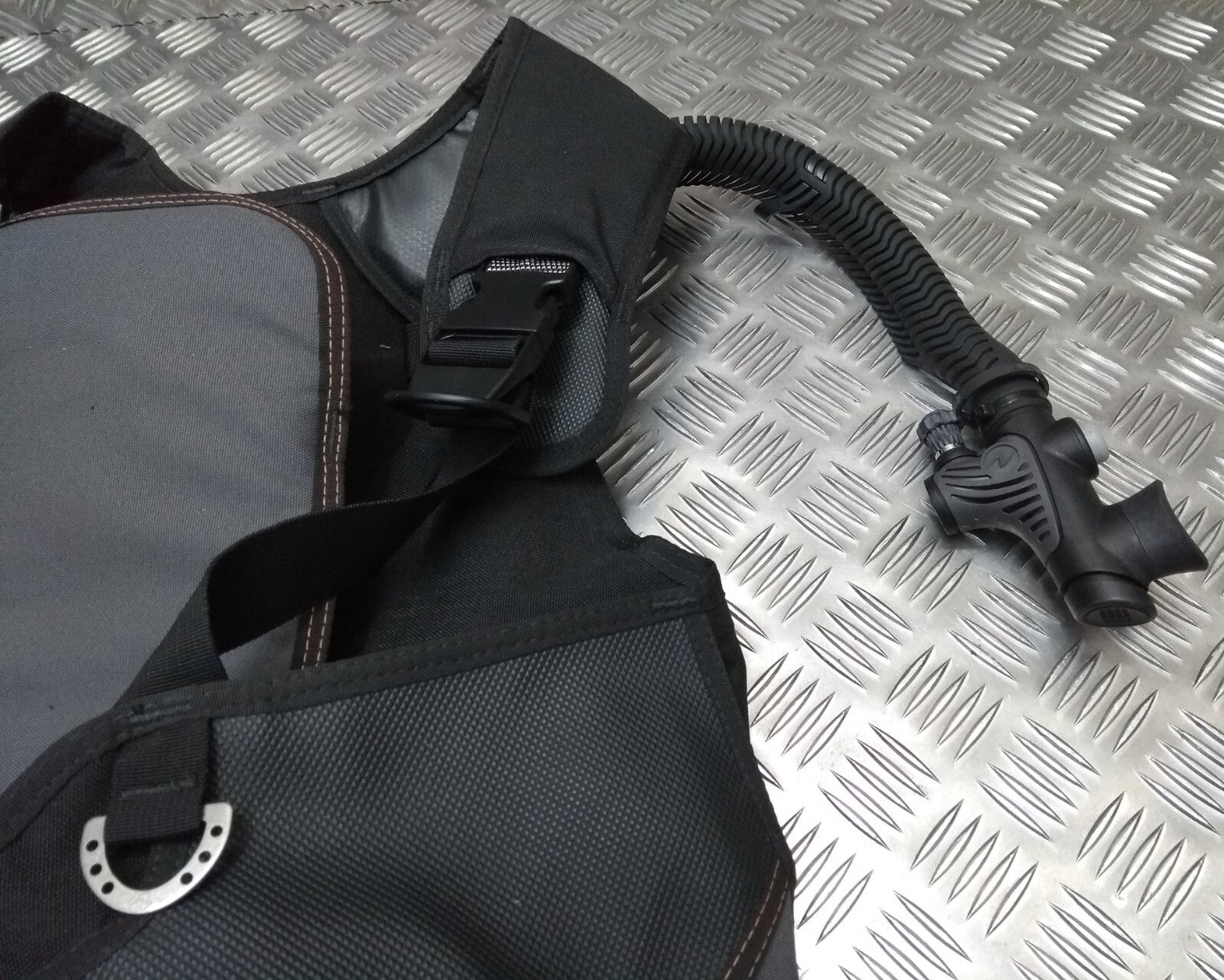 Aqua Lung Vest Diving Scuba BC/BCD Buoyancy Compensator British Army Issue MD