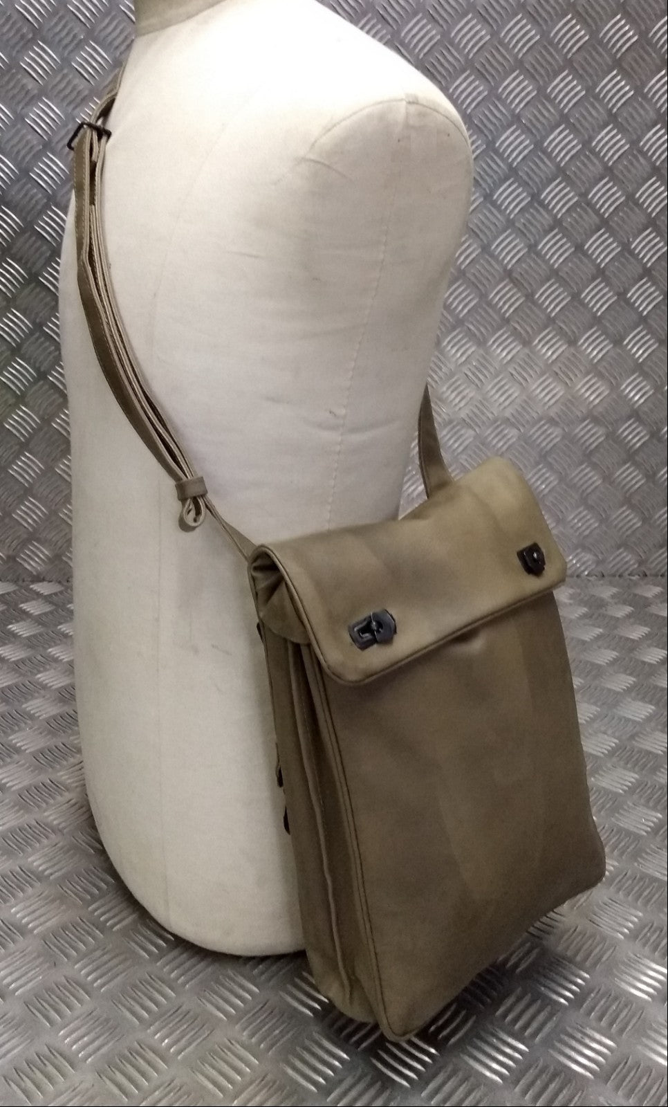 Genuine Vintage Officers Coyote Document Case/Shoulder Instrument Bag