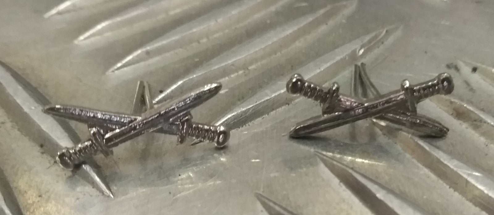 Genuine Polish Issue Small Crossed Swords Insignia Badges 1 Pair NEW SV