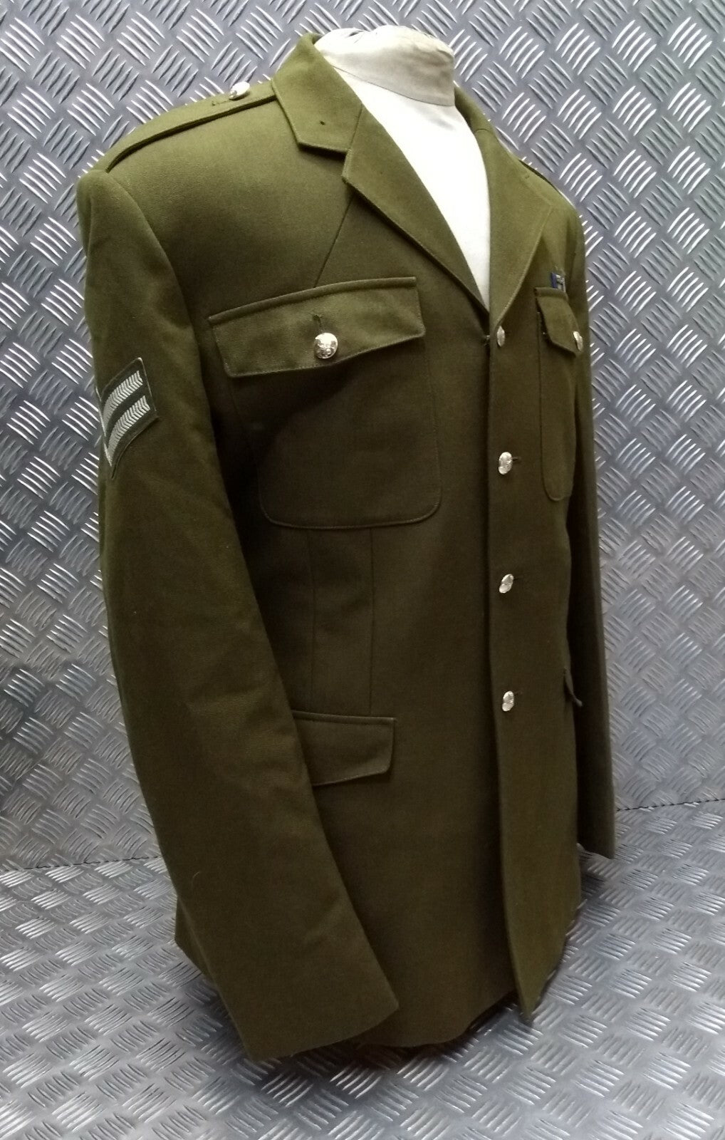 British Army No2 REME Regiment Dress Jacket Fully Buttoned With Insignia Patches EBYT989