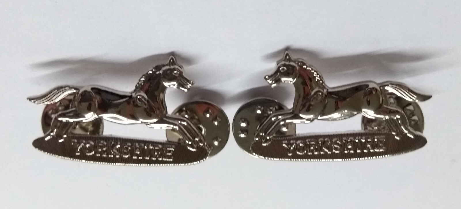 Yorkshire Reg Collar Dogs Badged Army Style Metal Badges Snap Pins