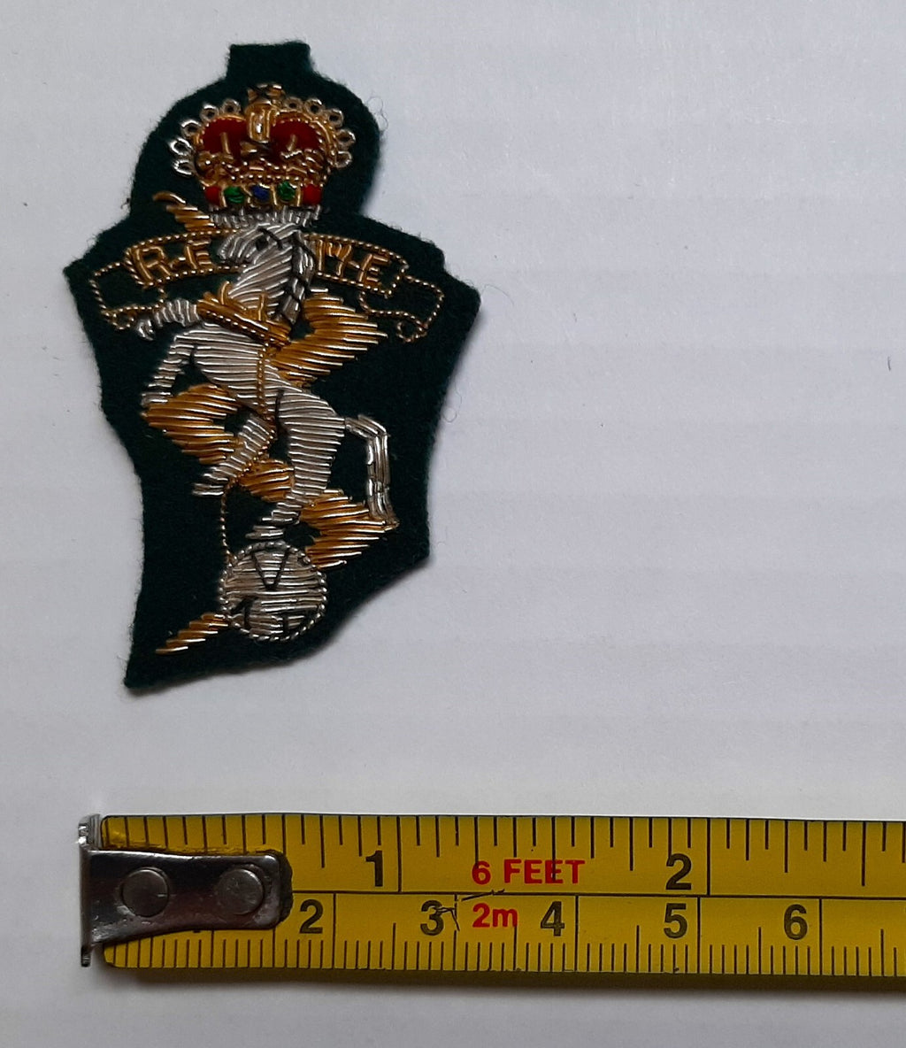 REME Commando Officers Hand Embroidered British Army Old Pattern Beret Badge