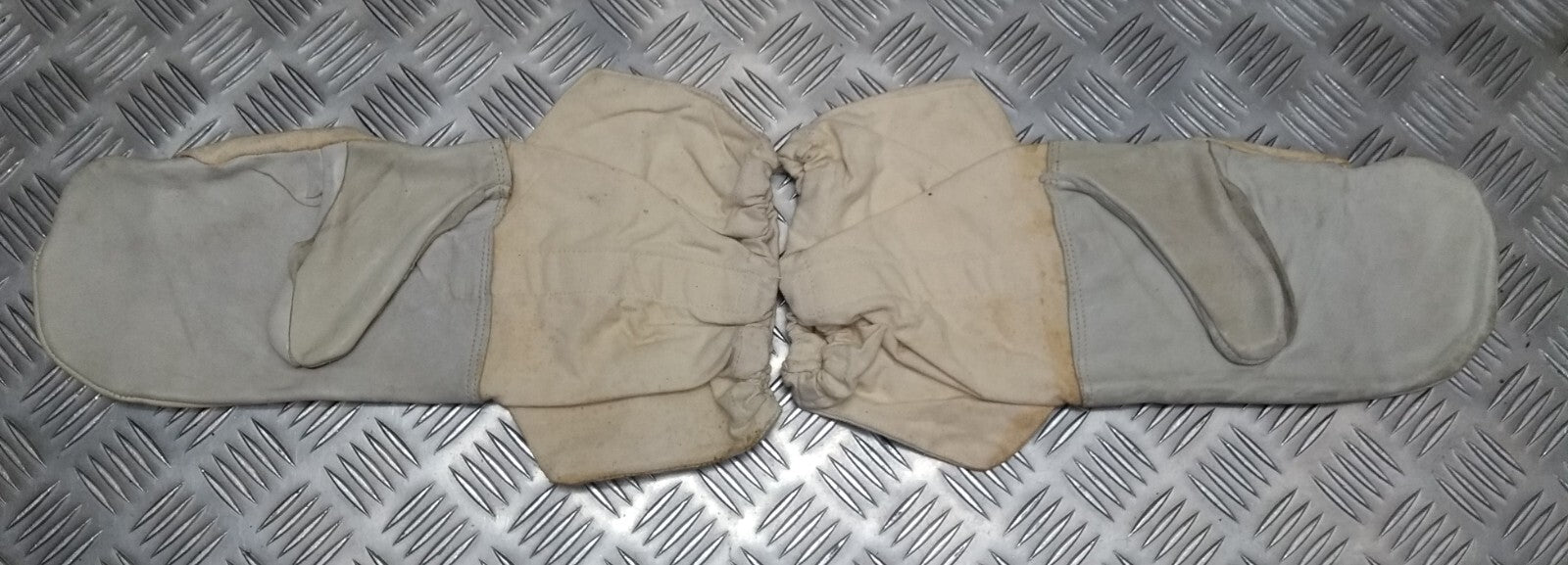 Vintage Arctic Mitts British Army issue Canvas & Chrome Leather & Trigger Finger
